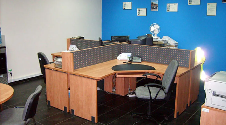 Fabricante de estanterías móviles, armarios móviles, muebles de oficina de almacén metálicos, Polonia